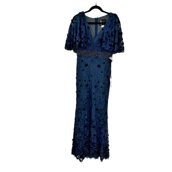 Mac Duggal 67712 Midnight Floral Appliqué Flutter Sleeve Lace Gown Size 10 NWT - Picture 8 of 12